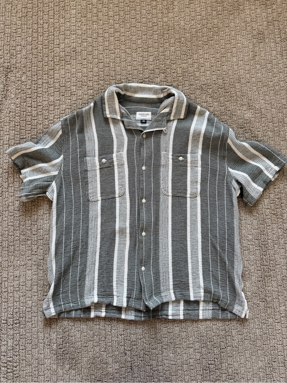 Men’s American Eagle Outfitters Gray & White Striped Short-Sleeve Button-Up